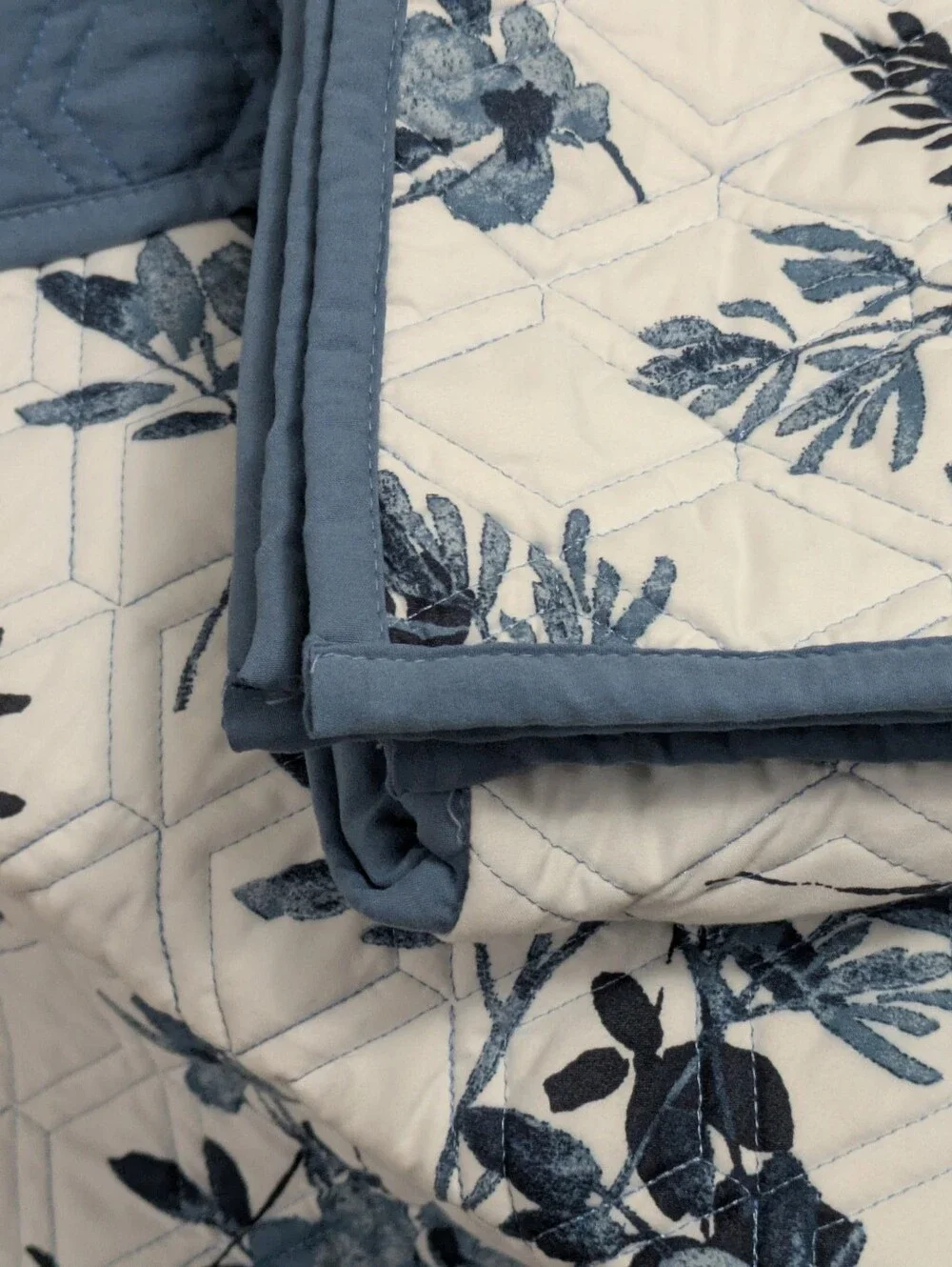 Blue and White King Floral Quilt Reversable by Home Expressions Madeline